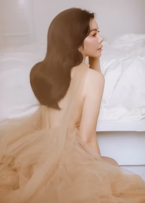 Xinh đẹp, giàu có nhưng Lý Nhã Kỳ vẫn độc thân. 2 năm trước, Lý Nhã Kỳ chia tay bạn trai 9 năm. Hiện tại, chuyện tình cảm của cô là một ẩn số.