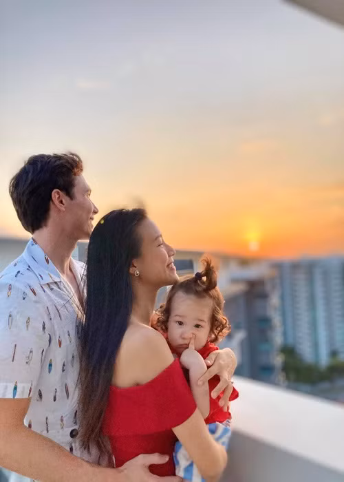 Dù ông xã muốn lo lắng mọi thứ cho vợ con nhưng Hoàng Oanh vẫn muốn chủ động phần nào về kinh tế.