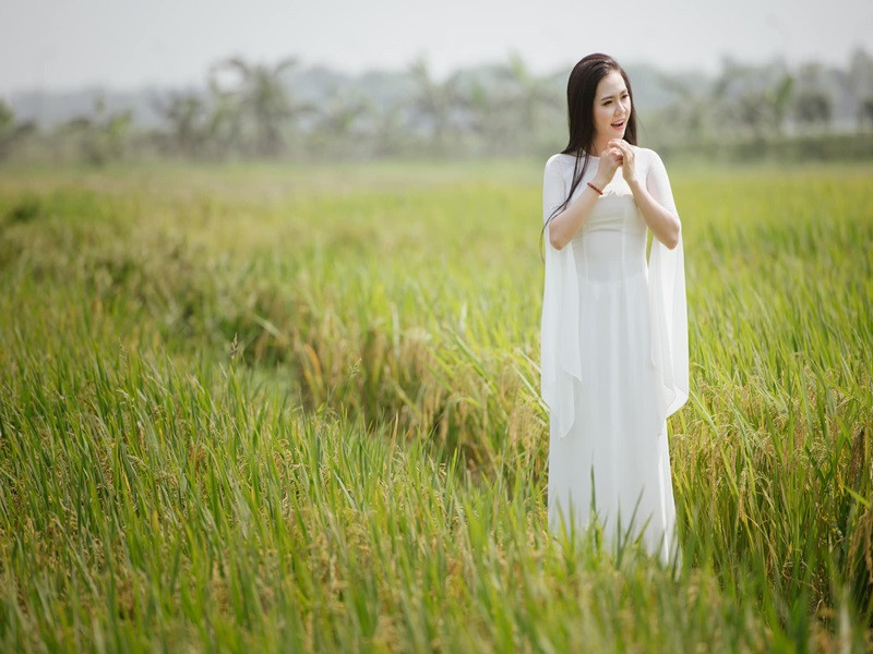 Quán quân Sao mai 2011 dòng nhạc dân gian sở hữu nhan sắc xinh đẹp.