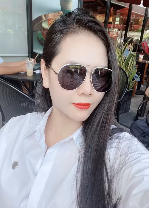 Nữ ca sĩ chia sẻ, dù mặc gì, trang điểm thế nào, Nguyệt Anh vẫn là "gái quê" trong tâm hồn, cách sống.