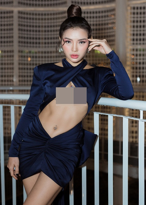 Do thường xuyên mặc hở bạo, Phương Trinh bị cư dân mạng ném đá. Nữ diễn viên cho biết cô đã quá quen với những nhận xét khen chê trái chiều về phong cách. Ảnh: Dân Việt