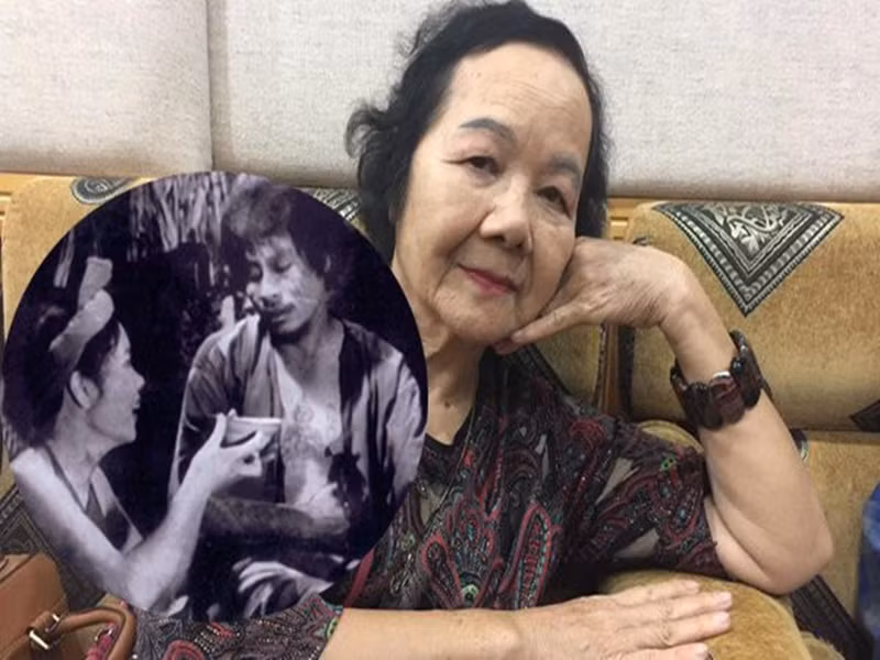 Còn trong cuộc phỏng vấn trên Tri thức trẻ, nghệ sĩ Đức Lưu chia sẻ về việc ông xã của bà gặp phiền phức. “Khi ấy ra đường, một số người cứ trêu ông ấy là "Thằng Chí Phèo". Họ còn vin vào chi tiết Chí Phèo lật yếm Thị Nở để hỏi "vợ mày nhận được bao nhiêu tiền mà phải đóng vai đó?". Ông ấy cũng buồn, nhưng vẫn cảm thông cho tôi”, bà kể. Ảnh: Người lao động