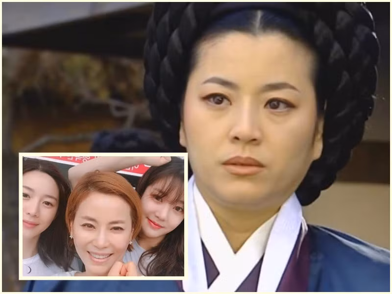 Kyun Mi Ri vào vai Mama Chuê trong “Nàng Dae Jang Geum. Ít năm trở lại đây, cô ít đóng phim vì tập trung kinh doanh. Năm 2016, Kyun Mi Ri xếp thứ 8 trong danh sách những đại gia chứng khoán của showbiz Hàn khi nắm trong tay 5,5 tỷ won giá trị cổ phiếu. Kyun Mi Ri kết hôn với nam diễn viên Im Young Gyu vào năm 1987 và ly hôn vào năm 1993 sau khi có 2 con gái. Năm 1998, cô tái hôn và có một cậu con trai. Ảnh: Zing