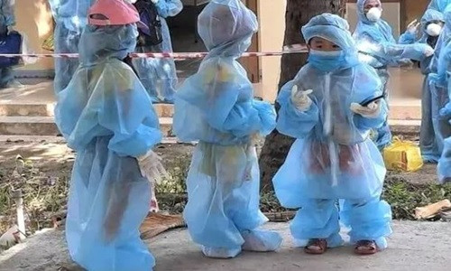 Dai dich COVID-19 khien hang tram tre em bi mo coi