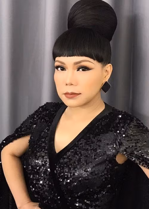 Đến khi mất đi người yêu thương, Việt Hương mới chợt nhận ra mình sai khi không cho chồng một gia đình yêu thương. Cô thừa nhận, thất bại trong cuộc hôn nhân đầu tiên là do cô đã sai.