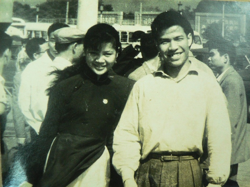 Theo An ninh thủ đô, vợ chồng nghệ sĩ Ngô Mạnh Lân gặp nhau lần đầu tại Liên hoan phim Matxcova 1961. Ngày đó, nghệ sĩ Ngọc Lan 19 tuổi, đi cùng đoàn phim "Lửa trung tuyến" còn họa sĩ Mạnh Lân 27 tuổi, được nhà nước cử đi học tại khoa Họa sĩ, đạo diễn phim hoạt hình tại Đại học Điện ảnh quốc gia Liên bang Xô Viết. Ảnh: Thế giới điện ảnh