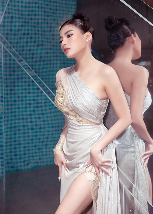 Từ 46 kg, Thúy Diễm tăng hơn 20 kg khi mang bầu. Tuy nhiên, nữ diễn viên nhanh chóng lấy lại được vóc dáng thon gọn sau sinh.