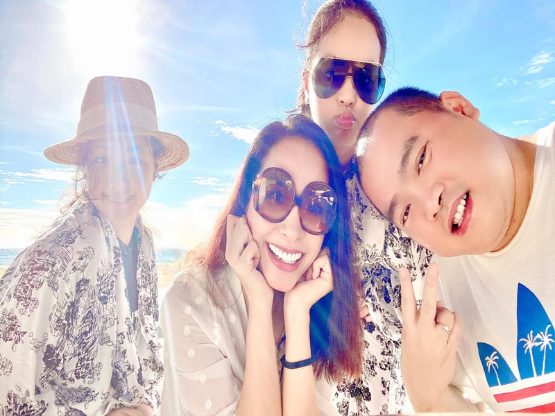 Cuối tháng 6, Thúy Hạnh - Minh Khang bay ra Phú Quốc để công tác nhưng bị kẹt vì dịch COVID-19. Chuyến đi của cặp đôi có hai con Suli và Suti. Ngoài gia đình Thúy Hạnh, gia đình của Thúy Hằng cũng bị kẹt ở Phú Quốc.