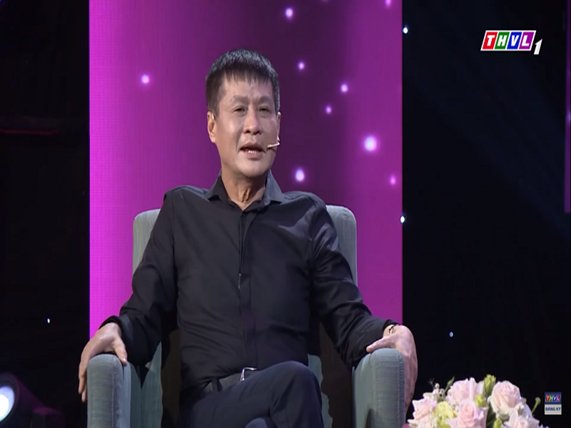 Thậm chí khi thấy vợ dành cả ngày nấu nướng, Lê Hoàng khuyên vợ nên xem phim, đọc sách, đi chơi. “Tôi nói thật. Vợ tôi ở nhà xem phim, đọc sách, đánh đàn piano”, nam đạo diễn phim “Gái nhảy” cho hay. Ảnh: Giao thông