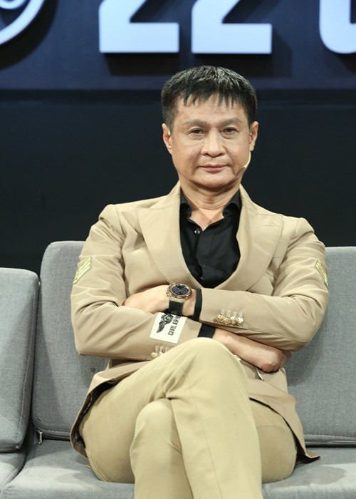 Lê Hoàng tiết lộ, vợ chồng anh không có quỹ đen nhưng cũng có thể coi là có quỹ đen vì tiền ai nấy giữ và không hỏi tiền nhau. Thậm chí, Lê Hoàng không biết lương của vợ còn vợ của anh cũng chưa bao giờ hỏi anh cát sê tham gia chương trình. Tuy tiền ai nấy giữ nhưng Lê Hoàng luôn chủ động trong các khoản chi tiêu trong gia đình. Ảnh: Thời đại plus