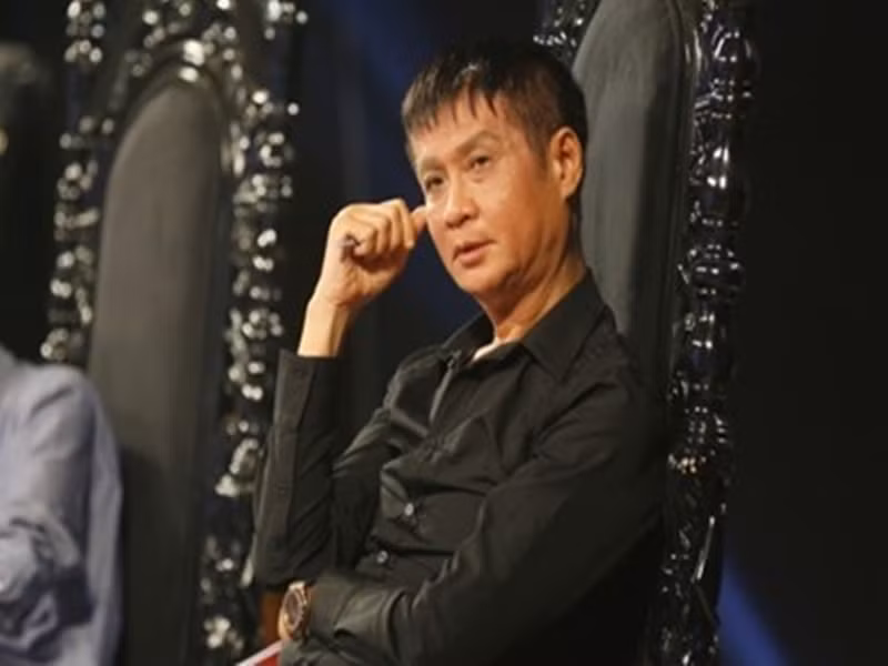 Tên của vợ được làm đạo diễn Lê Hoàng sử dụng làm bút danh khi viết báo. “Tôi yêu vợ nên yêu cả cái tên của vợ”, Lê Hoàng thú nhận. Ảnh: Lao động