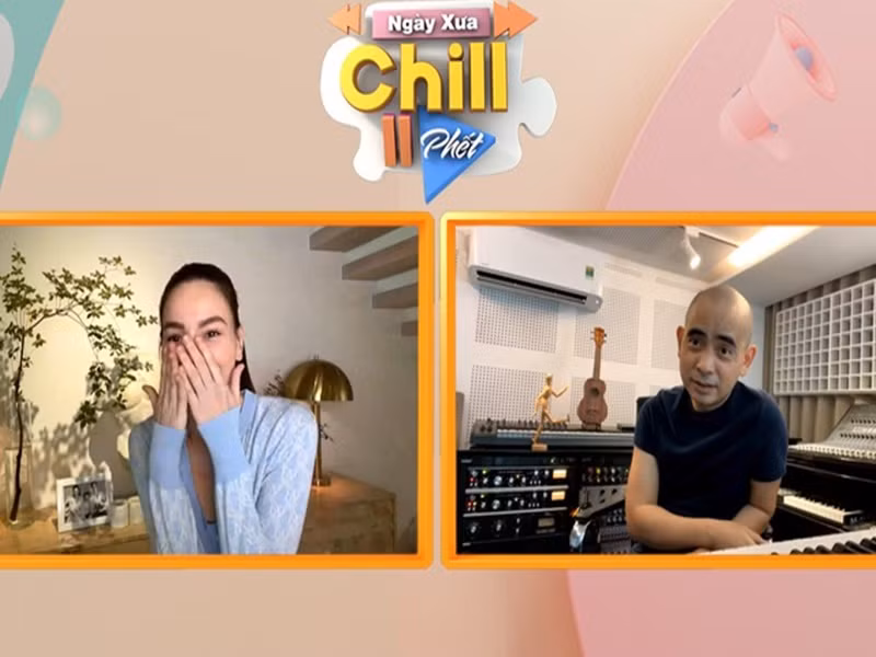  Hà Hồ và tình cũ còn có đoạn trò chuyện hài hước. Cụ thể, khi được yêu cầu kể kỷ niệm khó quên cùng nhạc sĩ Đức Trí, cô nói: "Em phải hỏi trước anh Trí, cẩn thận không anh bị nhốt luôn trong phòng ấy mà không được ra ăn cơm". Đáp lại, Đức Trí cho hay: "Đời này anh đã dám lấy vợ rồi thì anh không sợ gì cả. Chuyện đáng sợ nhất mình đã dám làm rồi". Ảnh: VTV