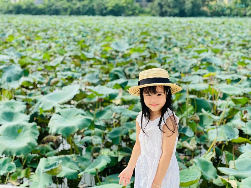 Gần đây, Diễm Quỳnh đăng tải một số hình ảnh của con gái thứ hai.