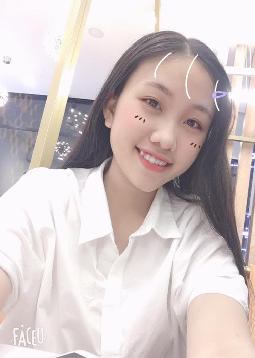  Phi Nhung nhận Thiêng Ngân làm con nuôi, truyền nghề với dòng nhạc dân ca, cải lương.