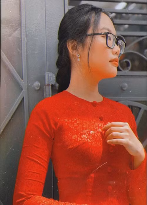 Ngoài ra, sau khi bị antifan nhắn tin xúc phạm tới ông bà, Phương Mỹ Chi đã trực tiếp đối chất với người này. Trước lời thừa nhận nhắn tin xúc phạm và xin lỗi của antifan, Phương Mỹ Chi quyết định khép lại ồn ào.