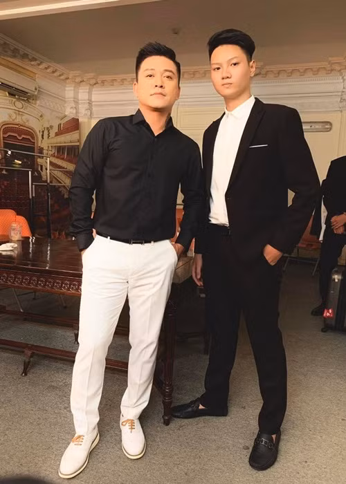 Khi học lớp 10, Đức Huy xin mẹ cho tham gia lớp đào tạo người mẫu. Đến năm học lớp 11, Đức Huy lần đầu trình diễn trên sân khấu. Ảnh: Vietnamnet