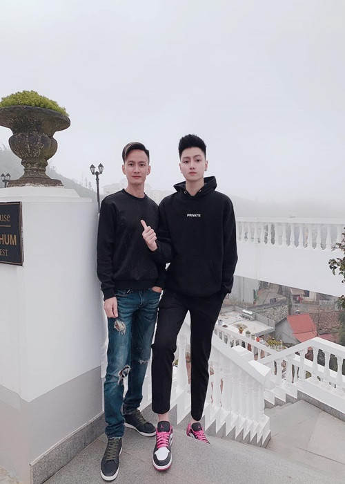 Con trai của Hạ Vy cao hơn cả bố.