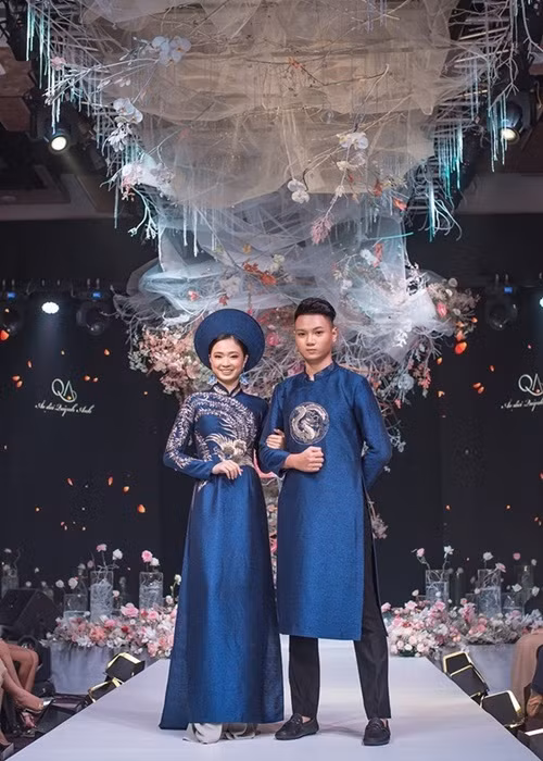 Ngoài chiều cao, Đức Huy còn thừa hưởng năng khiếu catwalk từ mẹ. Ảnh: Vietnamnet