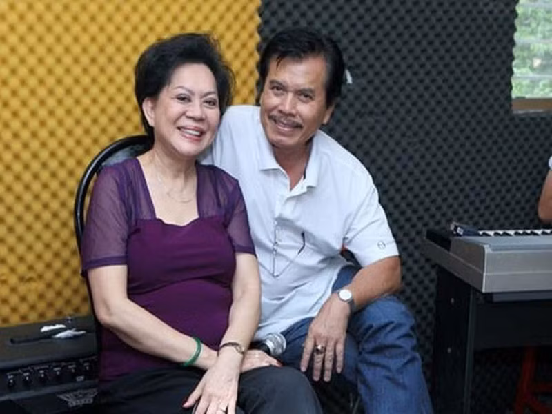 Ông James Võ hết mực yêu thương danh ca sĩ Giao Linh. Nữ nghệ sĩ cho biết, hơn 30 năm kết hôn, chồng lo cho bà từ giấc ngủ, bữa ăn đến những chuyện buồn vui thường nhật. Ảnh: PLO