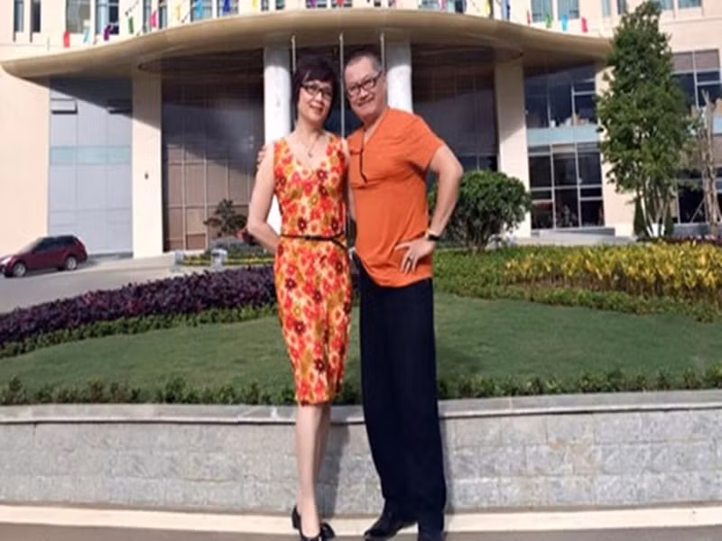 Nghệ sĩ Trần Đức kết hôn với một giáo viên dạy nhạc, kém ông 10 tuổi. Vì cùng làm nghệ thuật nên hai người luôn đồng cảm và thấu hiểu cho nhau. Bà xã của nghệ sĩ Trần Đức không ghen tuông, là người tâm lý, chiều chuộng chồng con. Vợ chồng nam nghệ sĩ có hai người con trai, trong đó người con trai cả tên Trần Hoàng theo nghề diễn.