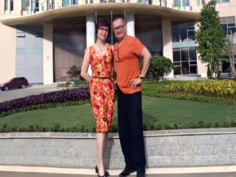 Nghệ sĩ Trần Đức kết hôn với một giáo viên dạy nhạc, kém ông 10 tuổi. Vì cùng làm nghệ thuật nên hai người luôn đồng cảm và thấu hiểu cho nhau. Bà xã của nghệ sĩ Trần Đức không ghen tuông, là người tâm lý, chiều chuộng chồng con. Vợ chồng nam nghệ sĩ có hai người con trai, trong đó người con trai cả tên Trần Hoàng theo nghề diễn.