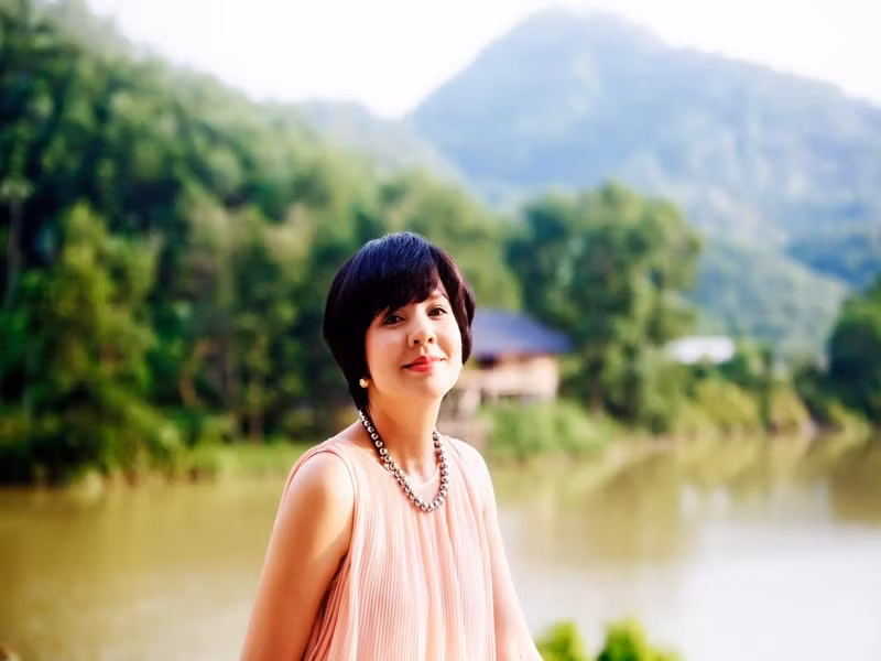 Nữ MC nhớ lại khi mới vào VTV, cô thường tự trang điểm, lựa chọn trang phục.