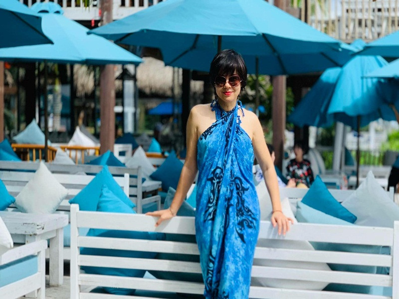 Diễm Quỳnh rất hiếm hoi mặc gợi cảm.