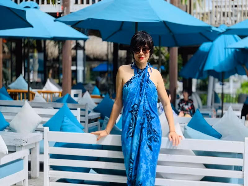 Diễm Quỳnh rất hiếm hoi mặc gợi cảm.