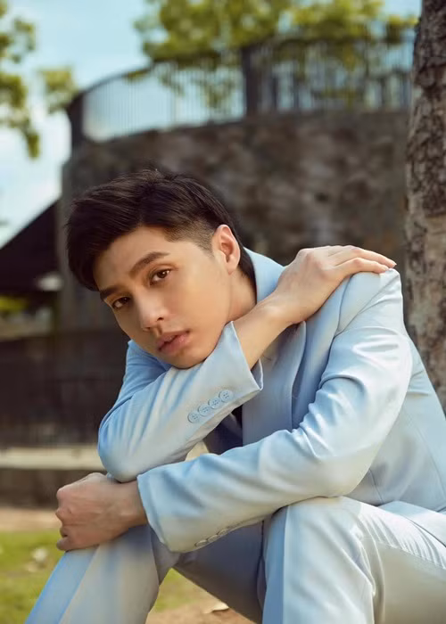 Liên quan đến phát ngôn dẫn đến lùm xùm với fan Kpop, Noo Phước Thịnh chia sẻ: “Noo chỉ đề cập đến việc các khán giả ở nhà xem livestream và bình luận những lời không hay đến ca sĩ Việt. Không biết vì lý do gì mà câu chuyện được mọi người nghĩ sang một hướng khác. Từ câu chuyện này, Noo nghĩ mình sẽ cẩn trọng hơn với bất cứ phát ngôn nào trên mạng xã hội và sẽ tiết chế cảm xúc hết mức có thể”.