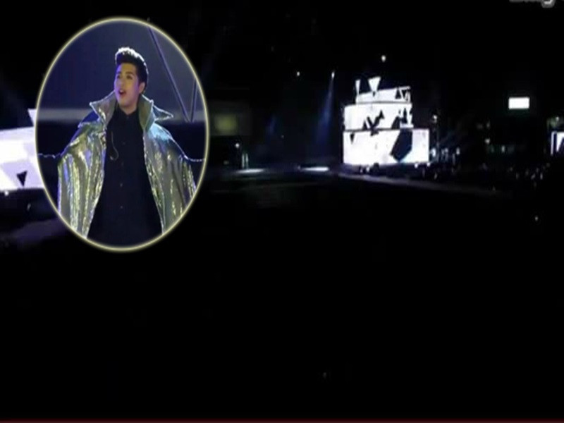 Vì vạ miệng, Noo Phước Thịnh dính nghi vấn “biển đen im lặng” khi trình diễn tại một lễ trao giải âm nhạc. Tuy nhiên, nam ca sĩ khẳng định mình không dính “biển đen im lặng”. “Không hề có B.O (Black Ocean - biển đen im lặng) nào cả, chỉ một vài tấm ảnh chụp khu VIP mà mọi người quy chụp là B.O thì tội và oan cho fan GOT7 nói riêng và fan Kpop nói chung quá. Noo cũng thật sự cảm kích các bạn fan Kpop vì đã chơi rất đẹp, bất chấp một số hiểu lầm trước đây”, anh chia sẻ. Ảnh: Saostar