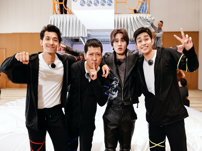 Mới đây, Jack (thứ hai bên phải) tái xuất trong chương trình Running Man Vietnam sau bê bối đời tư. Sự xuất hiện của anh trên truyền hình vấp phải những ý kiến trái chiều. Ảnh: Đất Việt