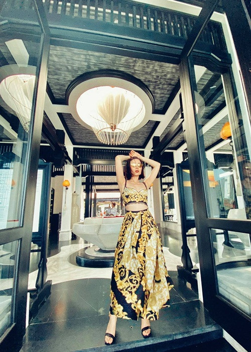 Khi đi du lịch, nữ ca sĩ thường xuyên chọn chỗ sang chảnh.
