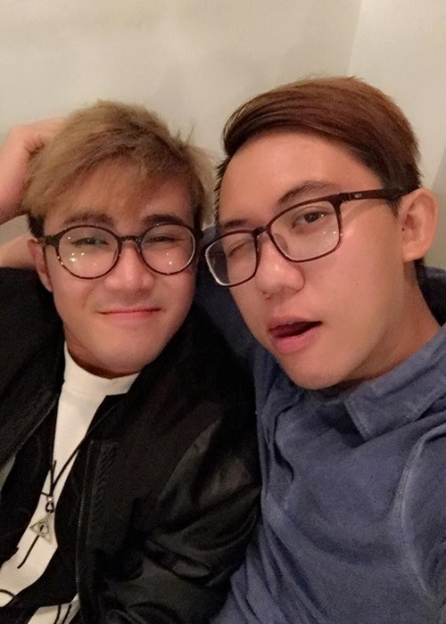 “Anh ấy góp 50% công sức vào thành quả của tôi. Là nghệ sĩ, tôi chỉ bay bổng với các ý tưởng nghệ thuật, vai diễn. Còn chuyện show diễn, tính toán kinh tế, sản xuất thế nào đều do anh Tú lo", Huỳnh Lập nói.