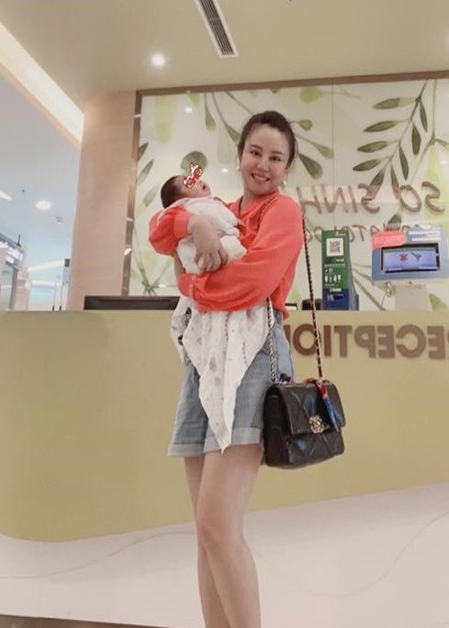 Giọng ca “Đồng xanh” không sử dụng mạng xã hội trong 1 tháng đầu tiên ở cữ.