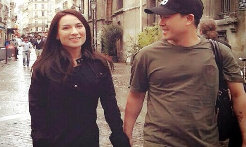 Em ruot Phi Nhung: “Em ghen ty voi chi, chi duoc ma cham soc”