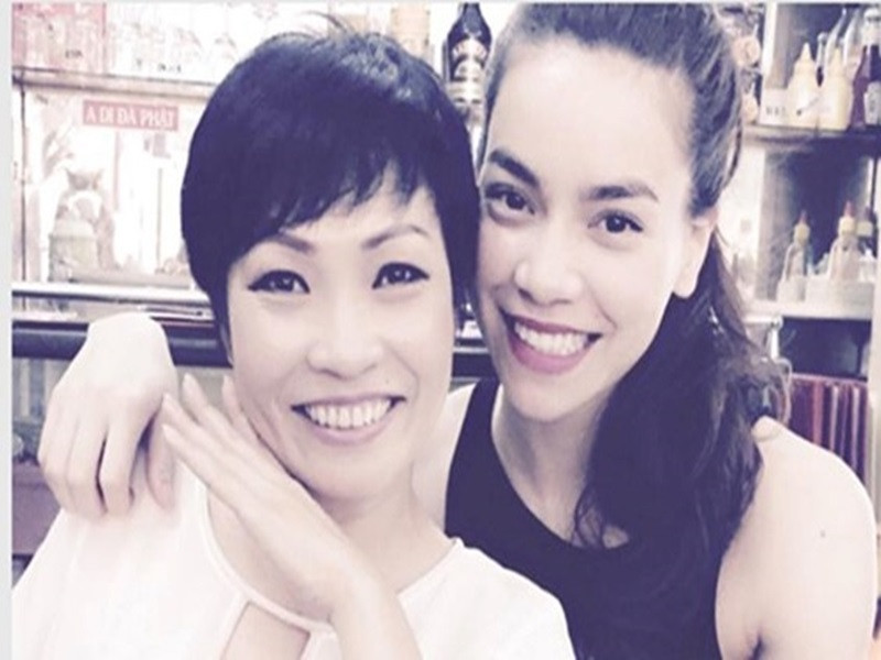 Năm 2004, Phương Thanh vướng tin đồn đánh ghen với Hồ Ngọc Hà giùm Thu Phương. Chị Chanh khẳng định không hề tát Hà Hồ mặc dù thời đó cô và Thu Phương chơi rất thân với nhau. Sau đó, dù Phương Thanh nhiều lần giải thích trên mặt báo nhưng tin đồn vẫn tồn tại. Năm 2015, Phương Thanh đăng tải hình ảnh Hồ Ngọc Hà kèm dòng tâm sự: “Chị có tát em cái nào đâu? Tại sao mọi người cứ cho nó biến thành "sự thật", bi kịch hóa vấn đề giữa em và chị lên thế này”. Ở phần bình luận, Hà Hồ cảm ơn Phương Thanh.