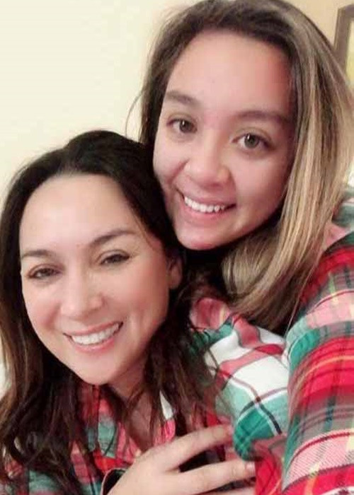 Năm 1992, Phi Nhung sinh con gái Wendy nhưng giấu chuyện này suốt nhiều năm. Nữ ca sĩ chia tay bố của con gái vì tình cũ không thích cô đi hát còn Phi Nhung lại rất đam mê nghệ thuật.