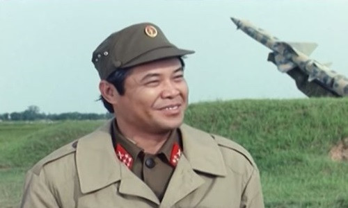 Loat vai dien an tuong cua nghe si The Binh vua qua doi