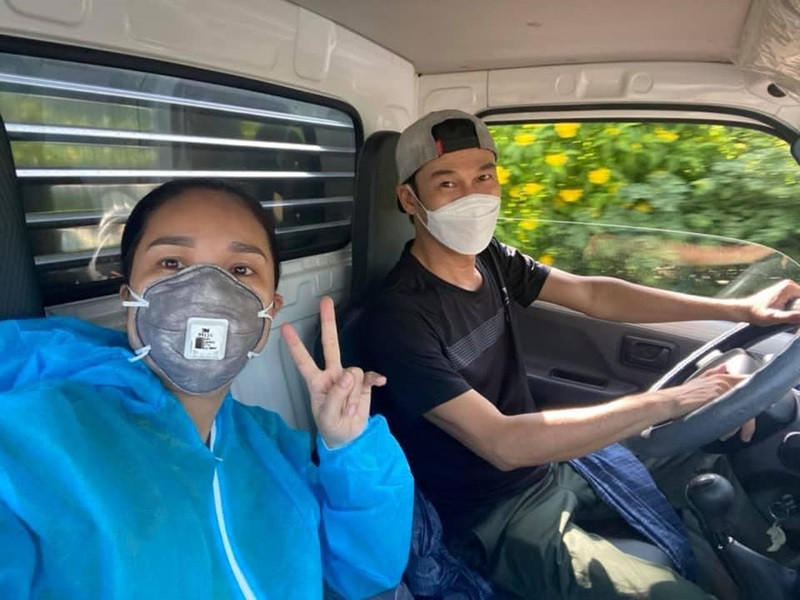 Từ khi hoạt động nghệ thuật đến nay, Tiết Cương là nghệ sĩ gần như sạch scandal.