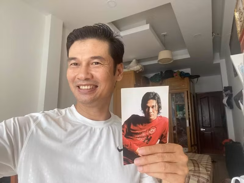 Tiết Cương đã bước sang tuổi 49 nhưng vẫn chưa lập gia đình. Nam diễn viên tâm sự, ngày trẻ, anh trải qua vài mối tình, từng dự định kết hôn nhưng không thành. Tiết Cương cho rằng anh độc thân có thể vì kén chọn quá.