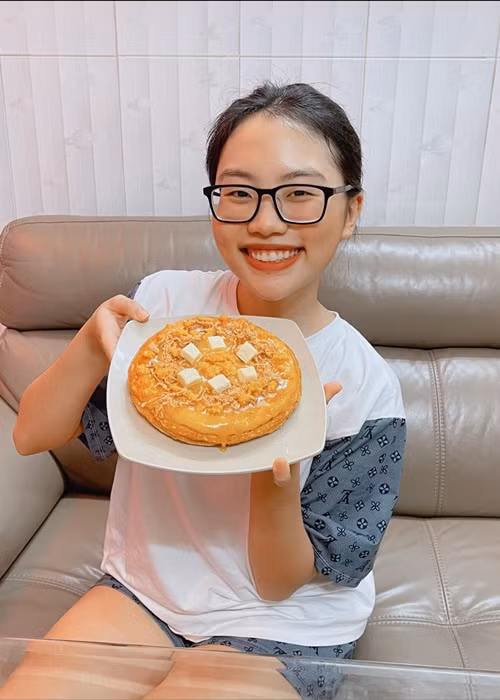 Phương Mỹ Chi tích cực cập nhật hình ảnh cá nhân sau thời gian không chia sẻ trên mạng xã hội vì điều trị COVID-19.