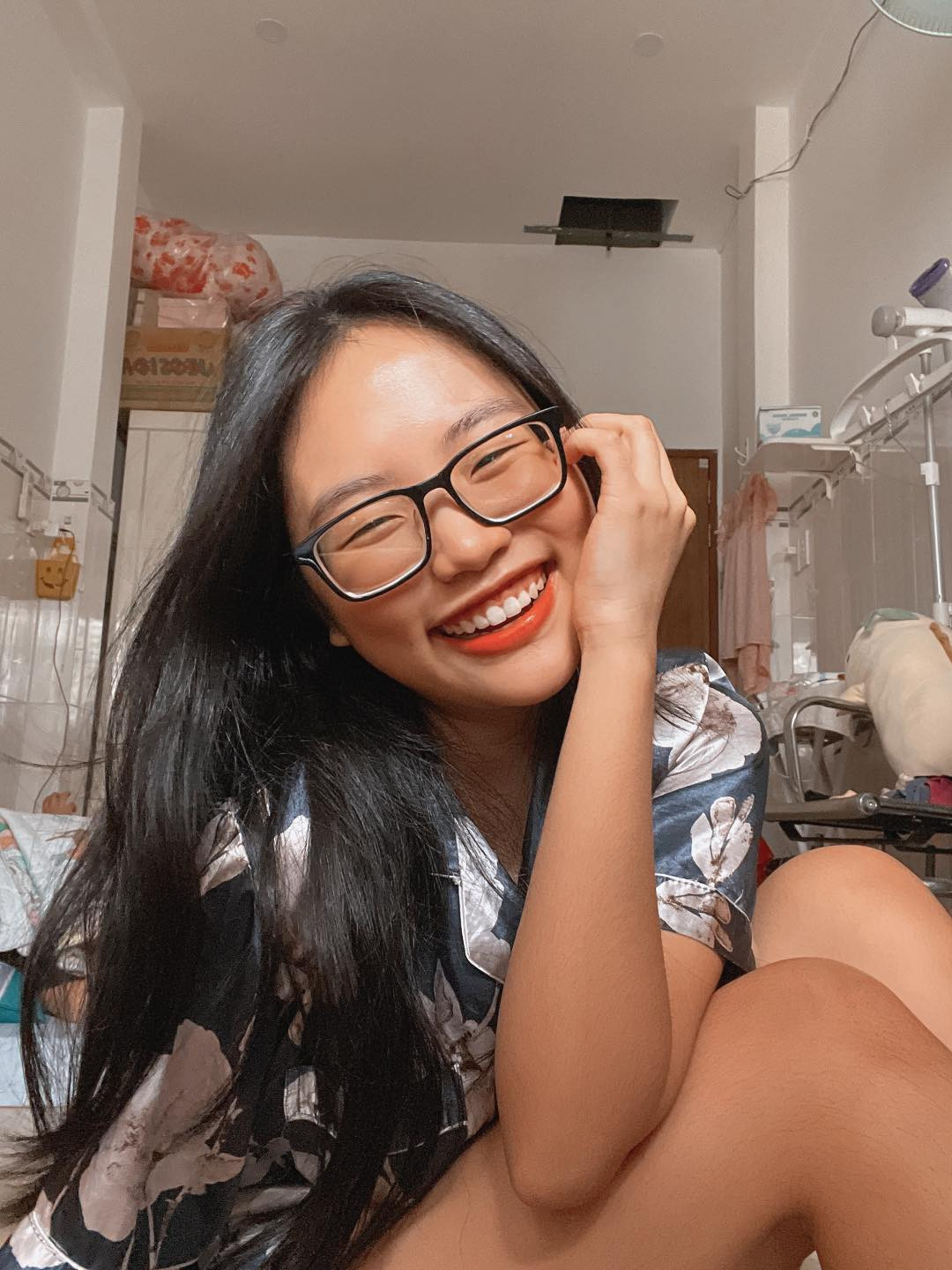 Mùa dịch, Phương Mỹ Chi quay các clip hài hước mang lại năng lượng tích cực cho người hâm mộ.