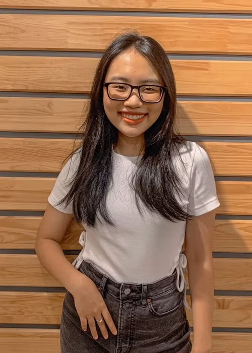 Trước mùa dịch, Phương Mỹ Chi sở hữu vóc dáng khá thon gọn.