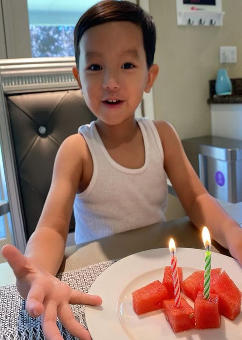 Con trai đầu lòng của Phạm Hương tên Maximus, vô cùng kháu khỉnh.