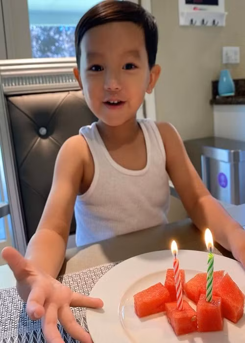 Con trai đầu lòng của Phạm Hương tên Maximus, vô cùng kháu khỉnh.