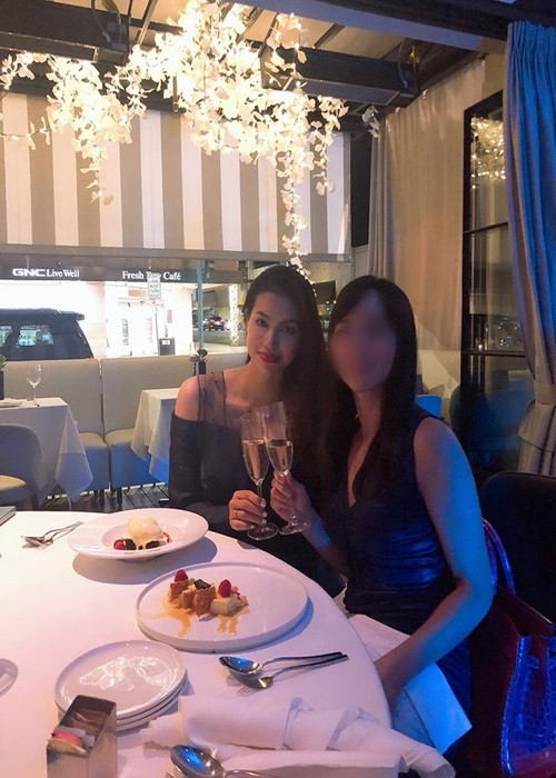 Từ khi rời showbiz Việt, nàng hoa hậu gốc Hải Phòng tập trung vào công việc kinh doanh ở Mỹ và có cuộc sống rất sang chảnh.