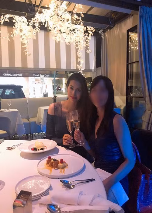 Từ khi rời showbiz Việt, nàng hoa hậu gốc Hải Phòng tập trung vào công việc kinh doanh ở Mỹ và có cuộc sống rất sang chảnh.