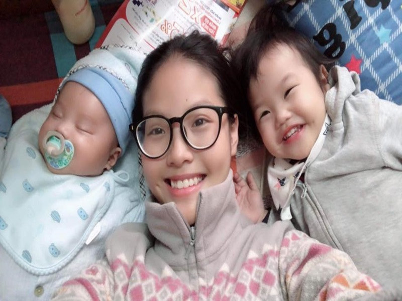 Tuy nhiên, trong một chương trình, Chí Anh và Khánh Linh không ngại kể tật xấu của nhau. Chí Anh tiết lộ vợ hay đòi ăn quà vặt, hay đánh chồng, lười tập khiêu vũ. Khánh Linh kể Chí Anh hay mắng vợ, hay sai vợ việc vặt.