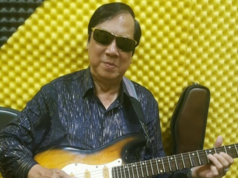 NSƯT Khải Hoàn qua đời vào ngày 31/7 vì COVID-19. Ông ra đi ở tuổi 68. 3 tuần trước khi mất, nam nghệ sĩ nhập viện điều trị do mắc COVID-19. Vì có bệnh nền đau dạ dày nhiều năm nên bệnh tình của nhạc sĩ Khải Hoàn không cải thiện. Ảnh: Người lao động