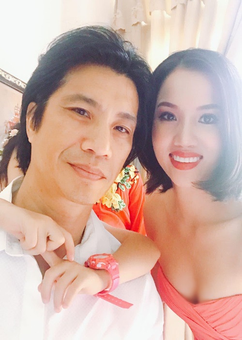 Dustin Nguyễn và Bebe Phạm gặp nhau, nảy sinh tình cảm trên phim trường "Truy sát" ghi hình tại Thái Lan. Tháng 3/2015, cặp đôi quyết định tổ chức đám cưới. Trước đó, hai người hẹn hò và đăng ký kết hôn được 5 năm.